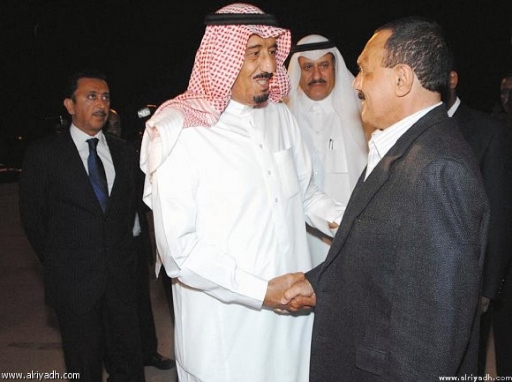 صورة تجمع المخلوع صالح بالملك سلمان، والمخلوع يدعو السعودية بالتدخل لإيقاف الحرب