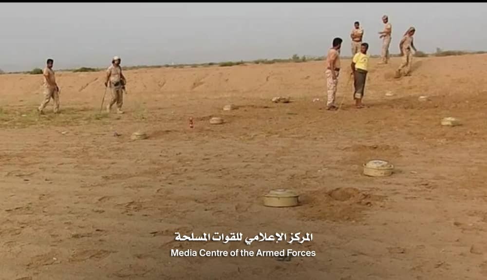 زرعها الحوثي وأخرجها الجيش الوطني.. انتزاع 250 لغماً أرضياً من احدى المزارع في عبس بحجة