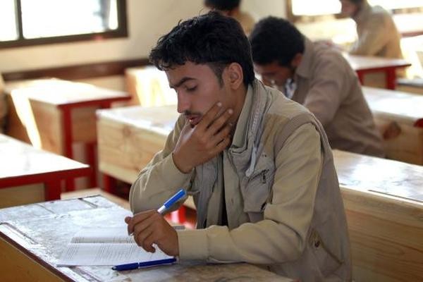 مصادر في صنعاء تؤكد بأن 70 في المائة من مراقبي الامتحانات حوثيون من خارج الكادر التعليمي