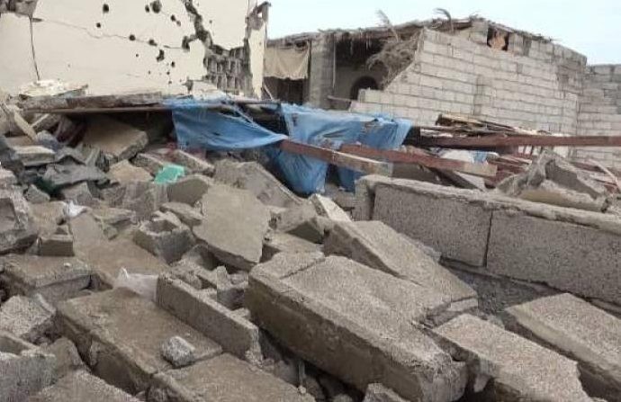 قصف حوثي مكثف على الأحياء السكنية جنوبي الحديدة