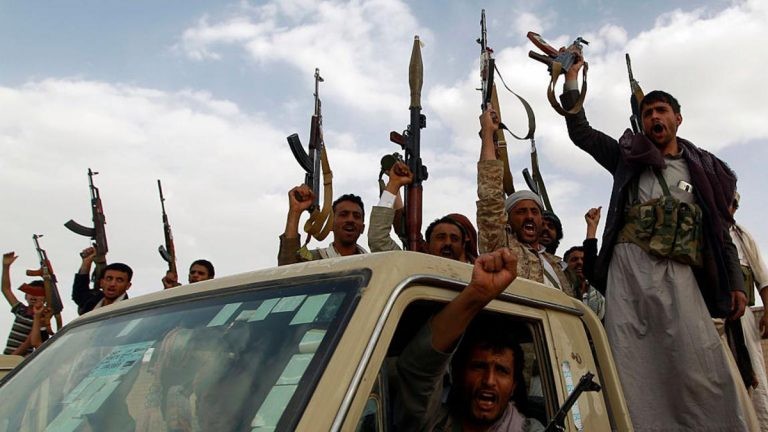 مليشيا الحوثي تعزز قواتها بالحديدة تمهيداً لخرق الهدنة الأممية