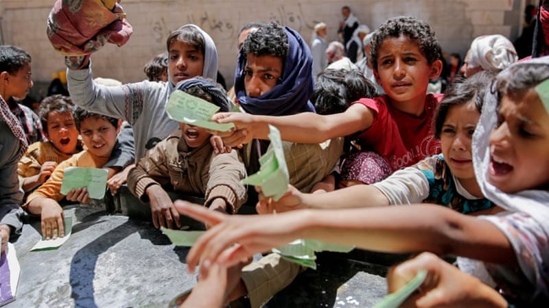 مليشيا الحوثي تمنع تقديم المساعدات الغذائية عن الفقراء والمساكين في صنعاء