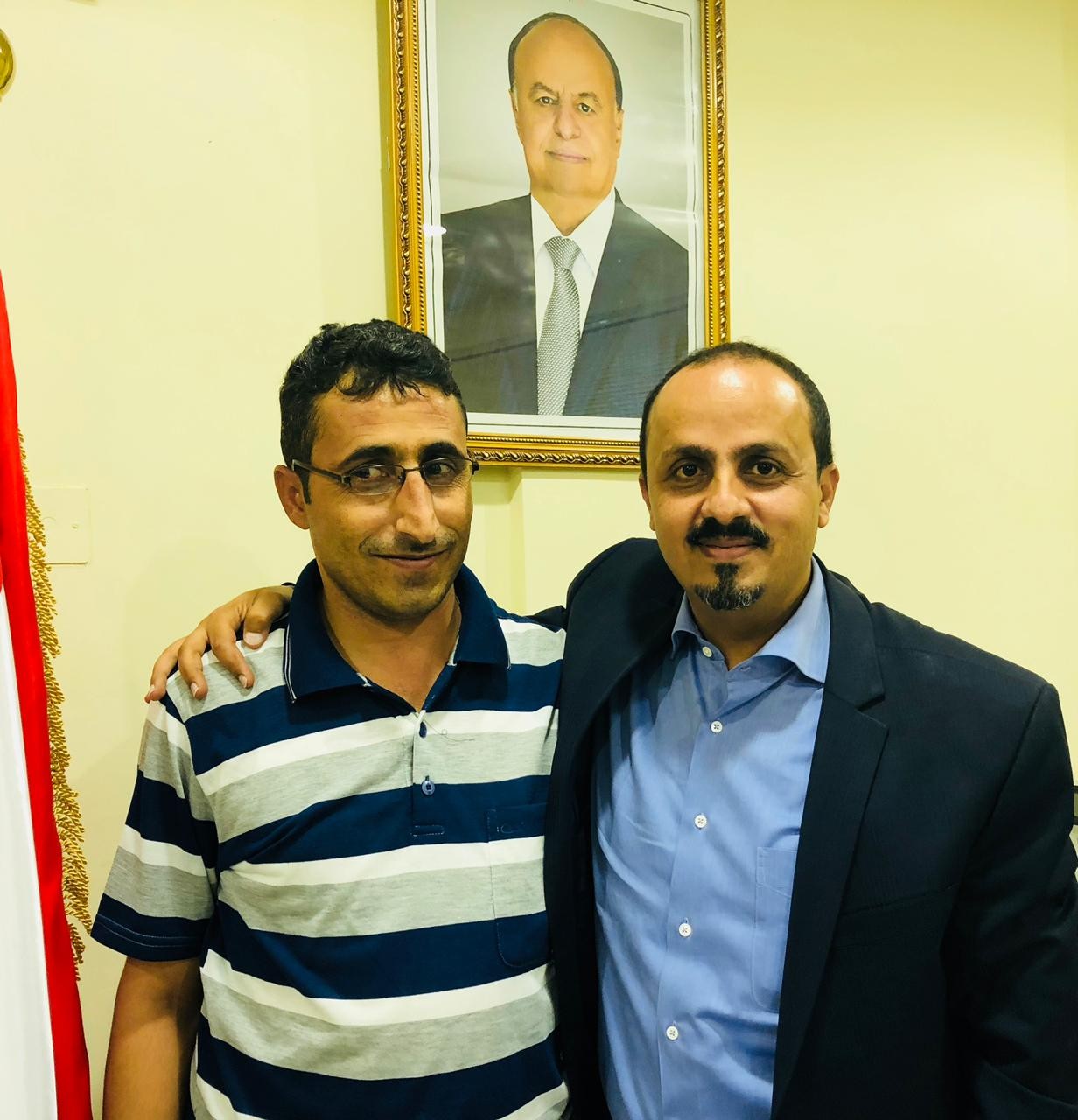 وزير الإعلام يستقبل صحفي كان معتقلاً في سجون المليشيات