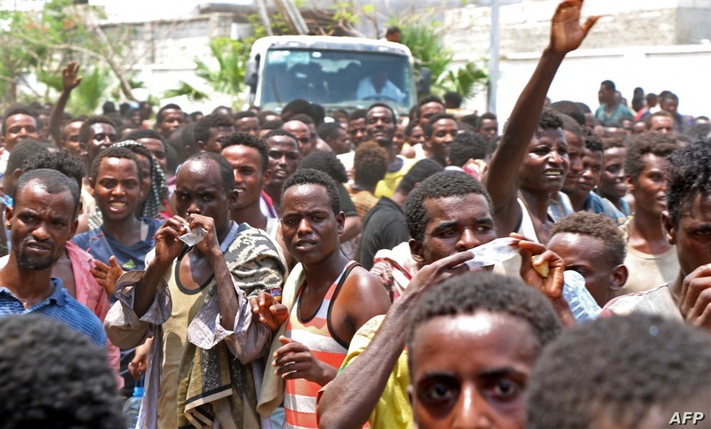 تقرير حقوقي يكشف عن ابتزاز حوثي للاجئين الافارقة في صنعاء