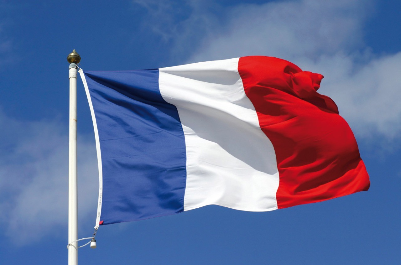 فرنسا ترحب بتشكيل مجلس القيادة الرئاسي باليمن