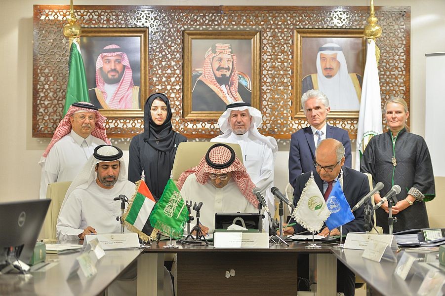 اتفاقيتين سعودية وإماراتية مع منظمتي الصحة واليونيسف لتنفيذ مشاريع باليمن بقيمة 60 مليون دولار