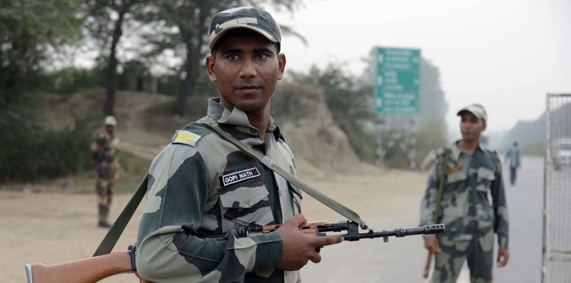 مقتل ضابط باكستاني بهجوم انتحاري في بيشاور