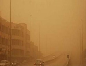 موجات الغبار تصل العاصمة صنعاء وتغطي أجزاء منها