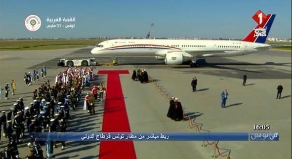 ملف مصور.. وصول الرئيس هادي إلى تونس للمشاركة في القمة العربية (شاهد)
