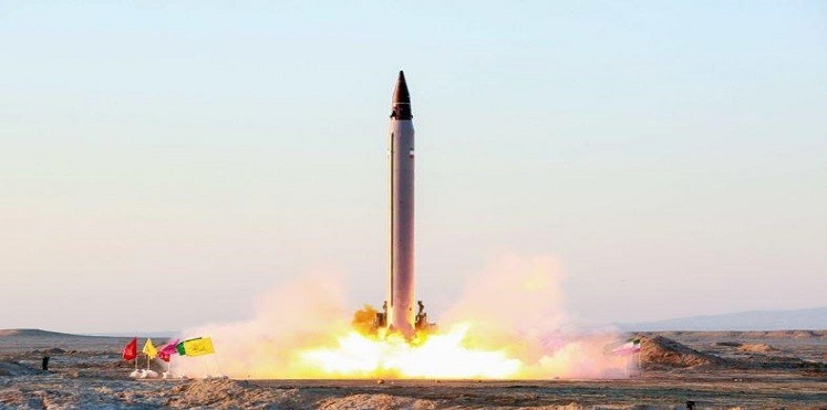 طهران تنفذ أول تجربة صاروخية في عهد ترمب، وتبوء بالفشل