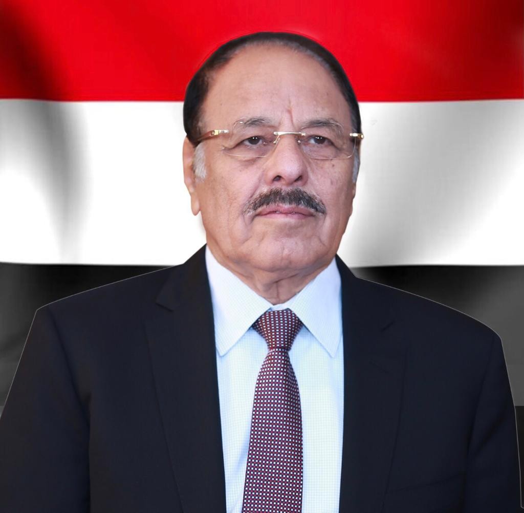 بمناسبة انتهاء فترة عمله.. نائب رئيس الجمهورية يلتقي السفير البريطاني لدى اليمن