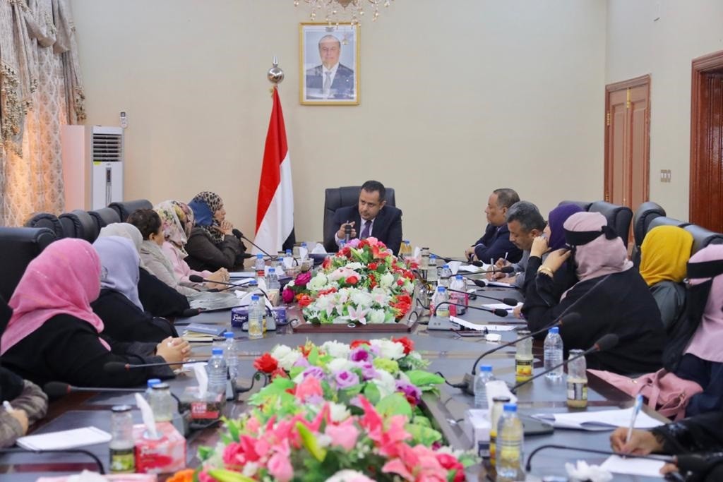 رئيس الوزراء يثمن نضال المرأة اليمنية ودورها الفاعل والمؤثر في مستقبل الوطن