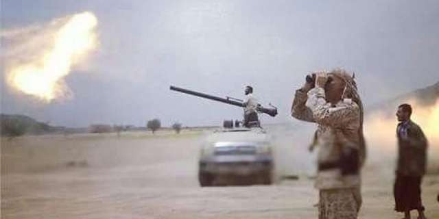 مدفعية الجيش تكبد مليشيا الحوثي عديد قتلى وجرحى غرب الضالع