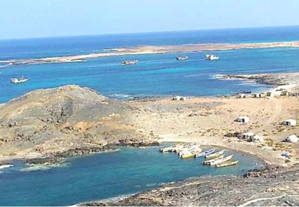 الإمارات تواصل تنفيذ مخططاتها لبناء قواعد ومنشآت عسكرية في جزيرة "عبدالكوري"