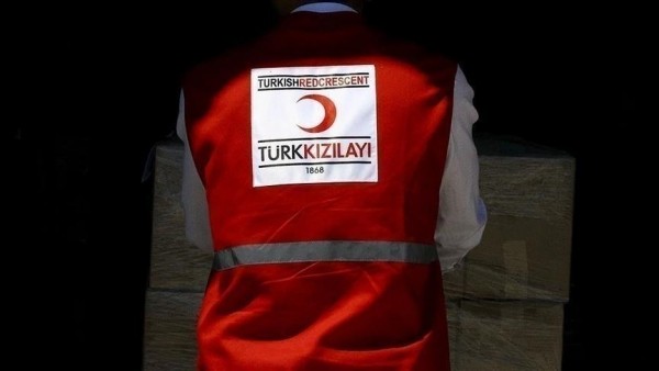 الهلال الأحمر التركي يوزع 5 آلاف سلة غذائية باليمن